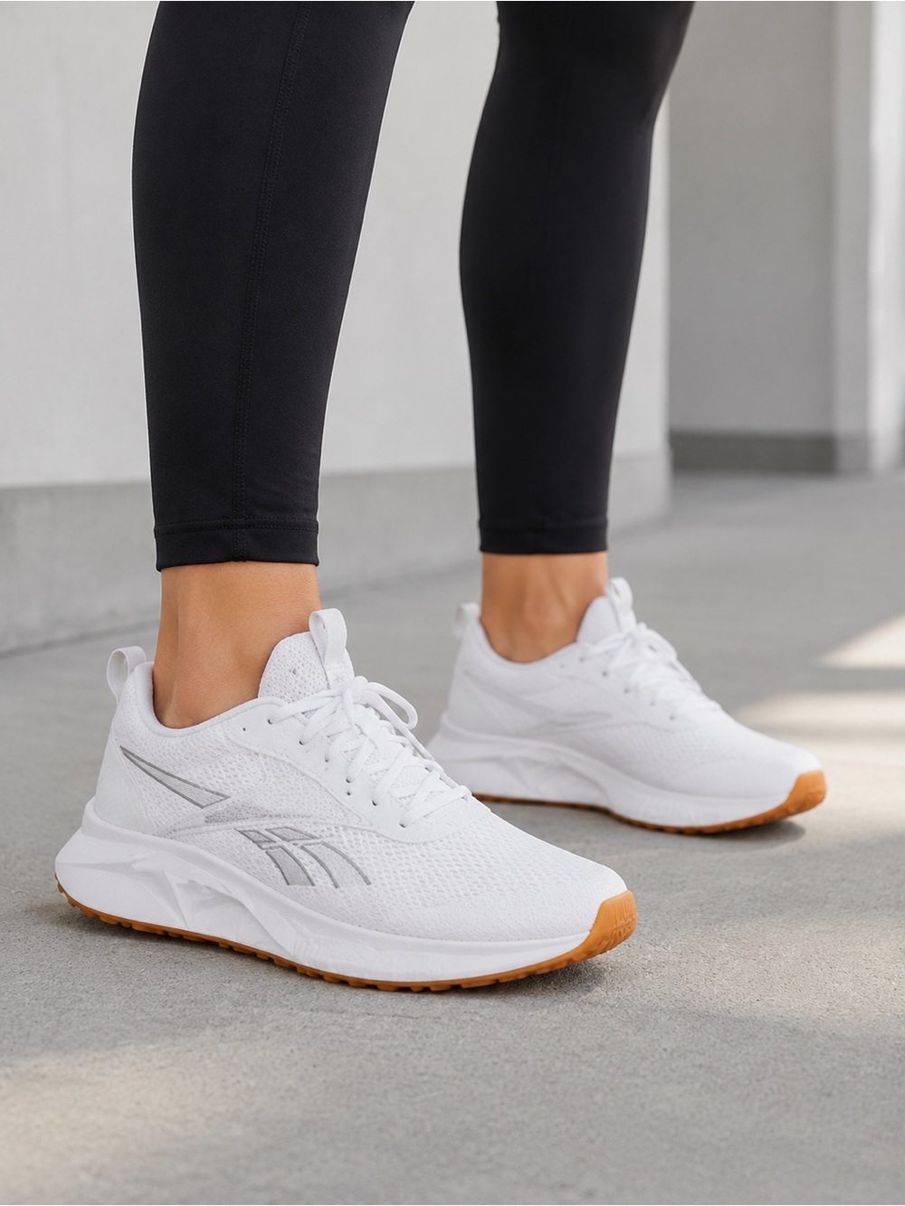 Reebok Galaxy 1 Women’s White Gum Sole Sneakers Size 8 New
